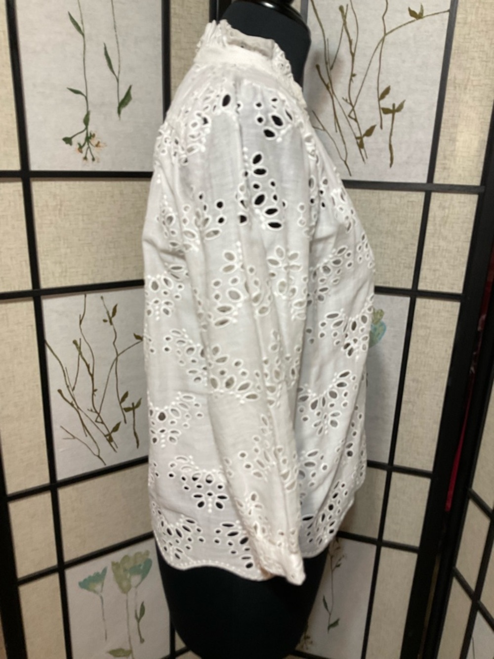 Elie Tahari White Eyelet Button Down Top with Camisole. - Picture 5 of 7